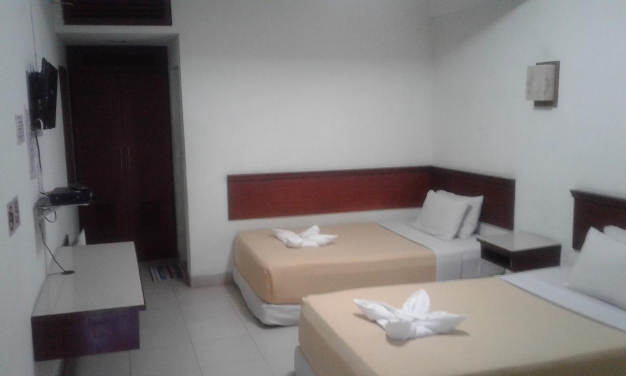 Pandu Lakeside Hotel Parapat Exterior photo
